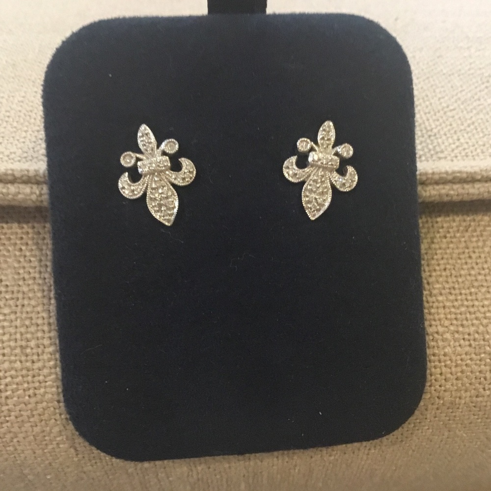 Diamond Earrings fleur de lis design